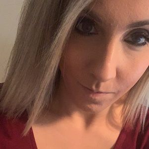 Meet your Posher, Chanel